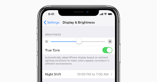 Vào Cài đặt để điều chỉnh độ sáng màn hình iPhone Pro Max 